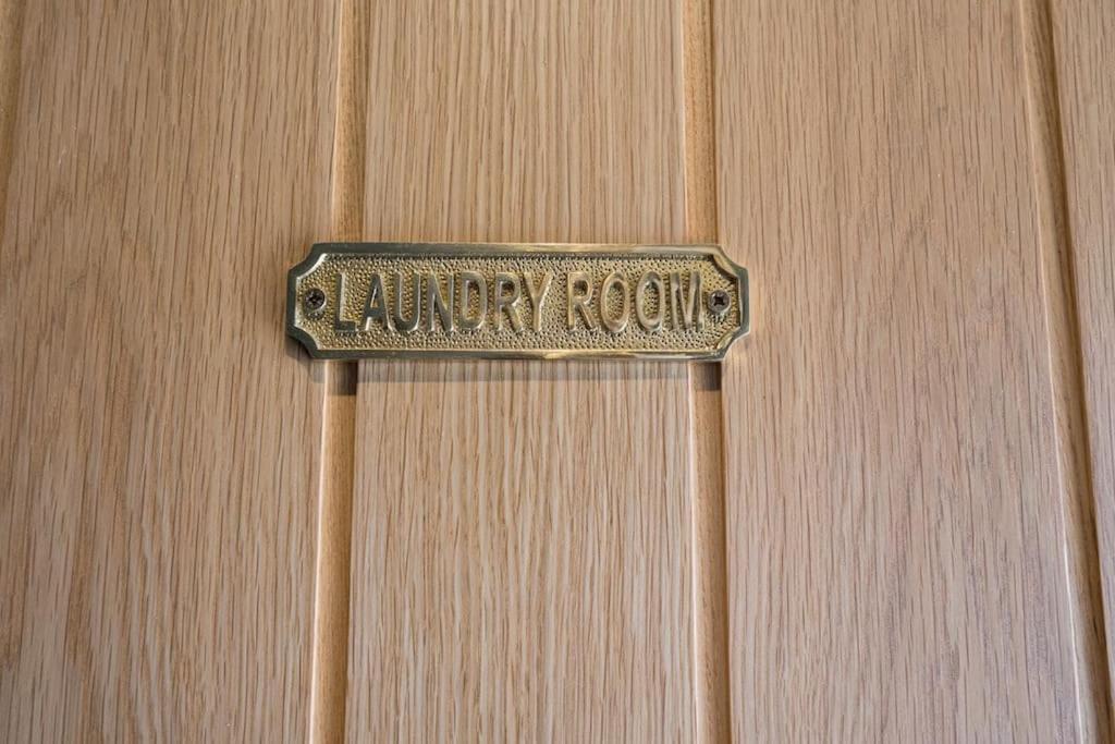 Lettered Board Apartments 1, 2 & 3 皮克林 外观 照片